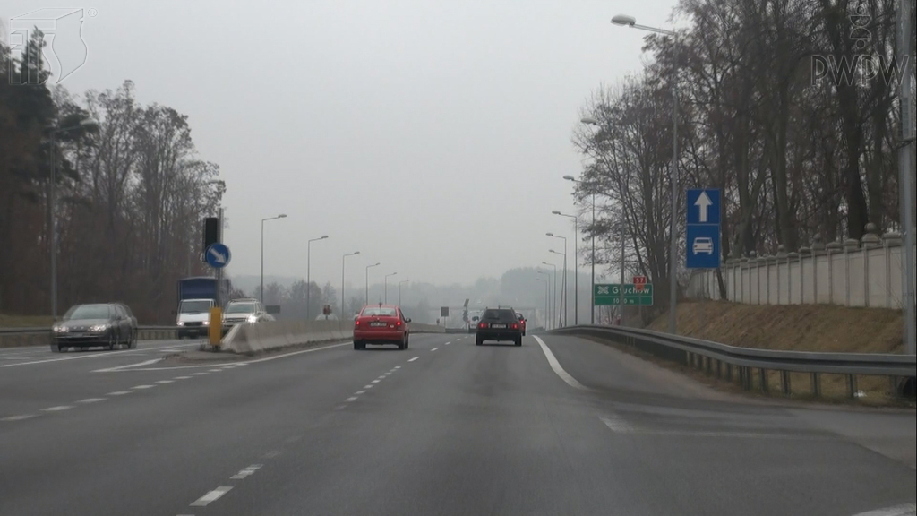 Czy masz prawo cofać pojazdem na drodze ekspresowej?